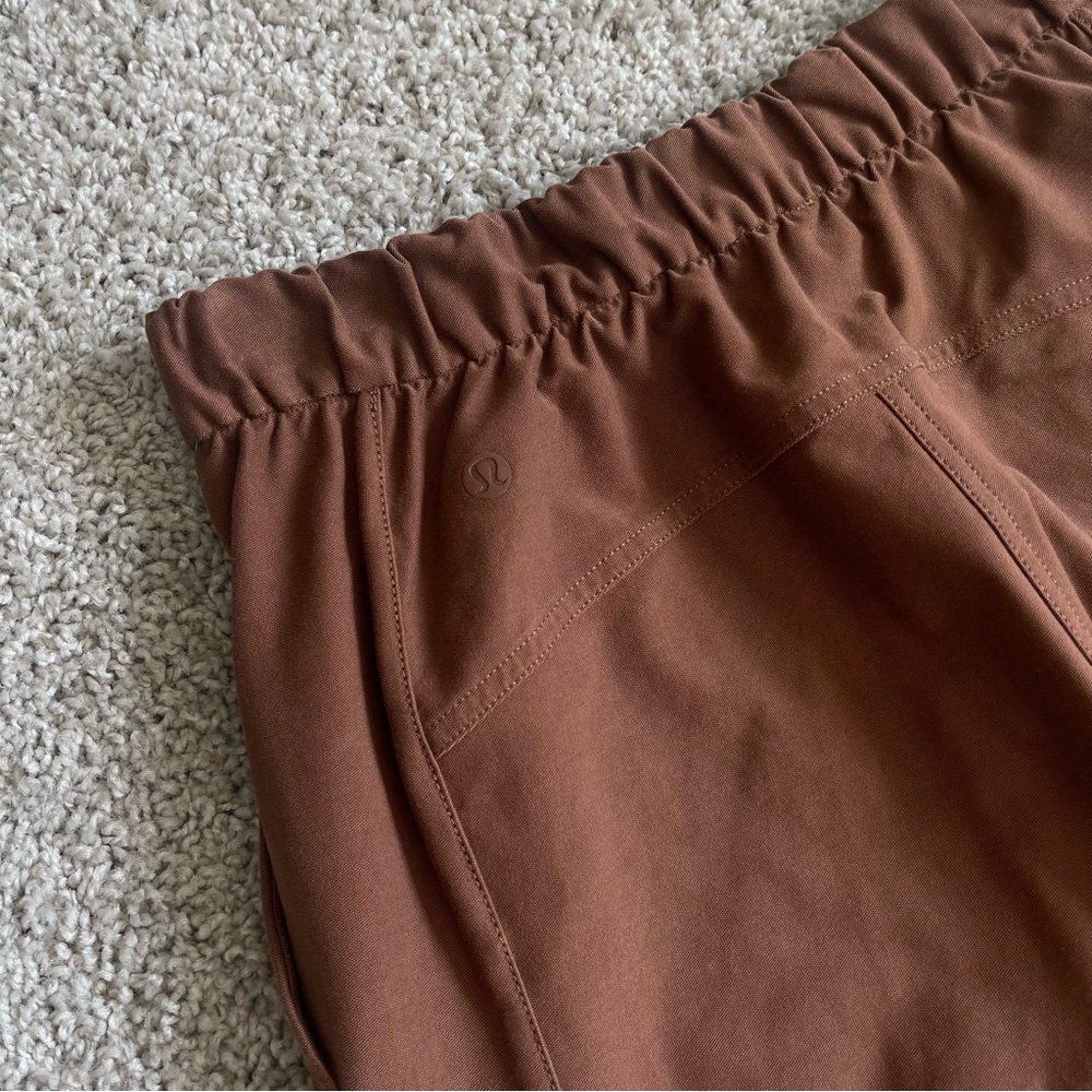 Lululemon Light Utilitech Cargo Pocket High-Rise Pants - Picture 5 of 6